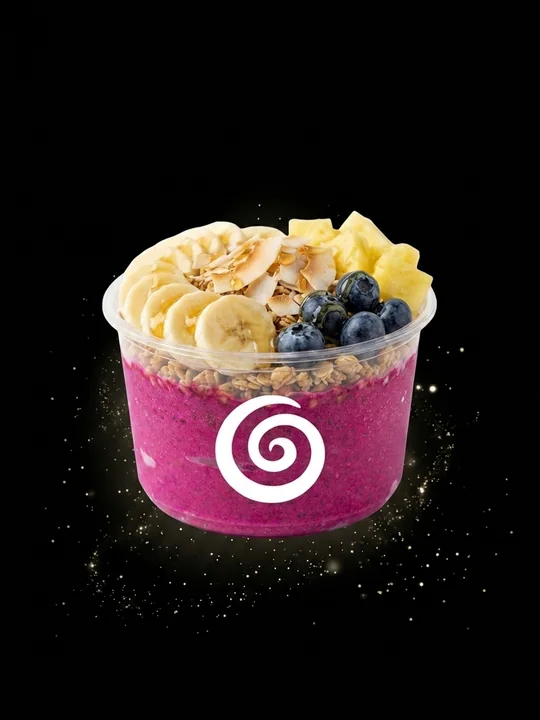 Pitaya Bowl Mainz — GAUST: pinke Drachenfrucht-Basis mit Granola und Toppings im Becher
